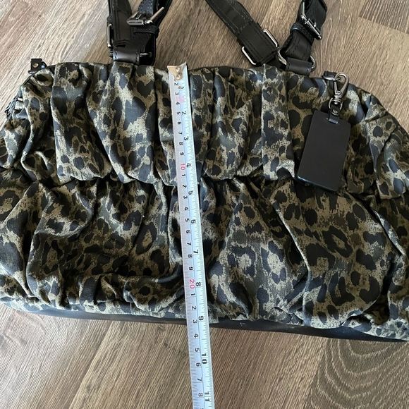 Kenneth Cole Purse - Picture 5 of 8